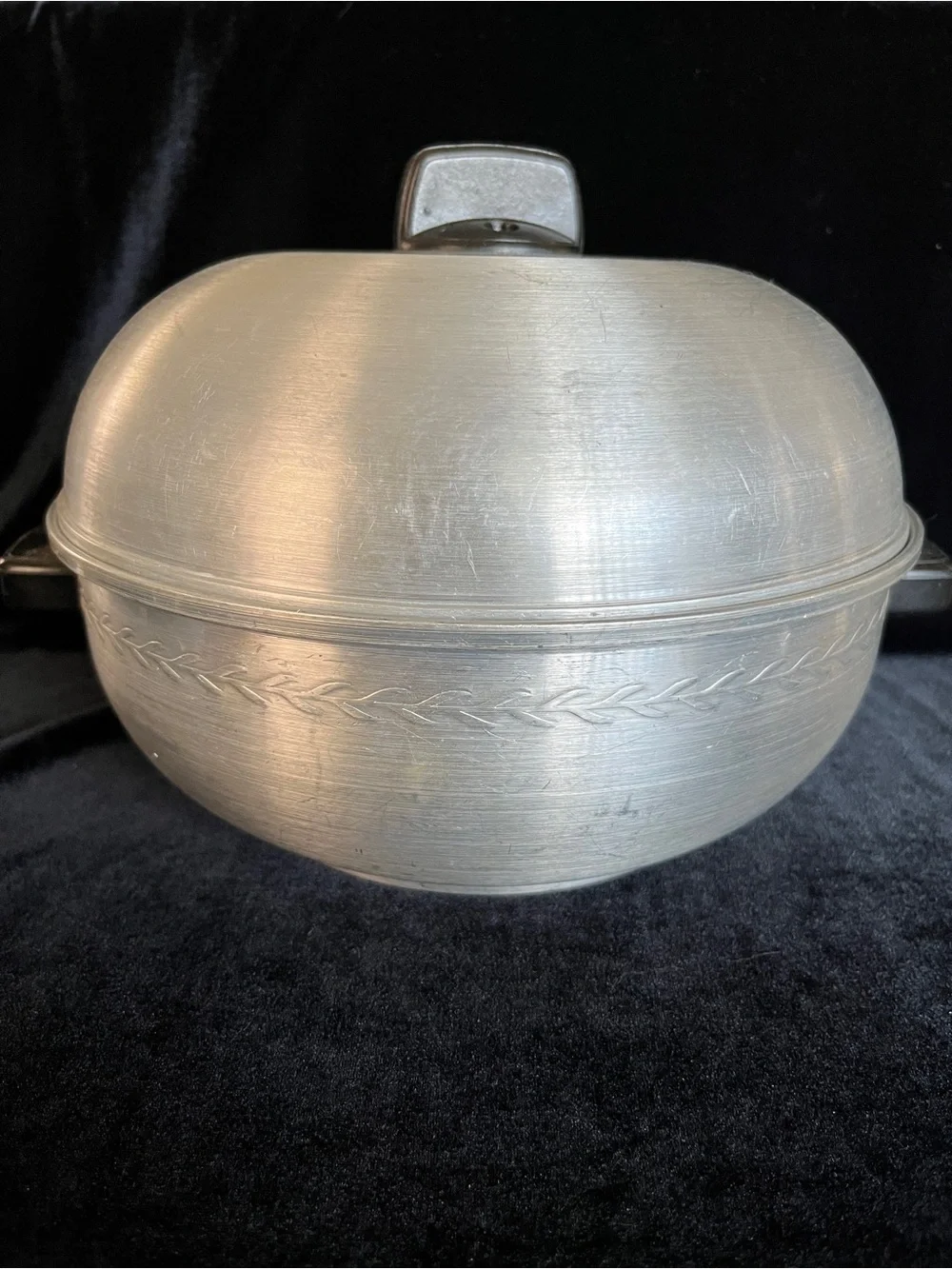 Vintage 1950's WestBend Aluminum Serving Oven Bun Warmer W/Turn Handle Vent